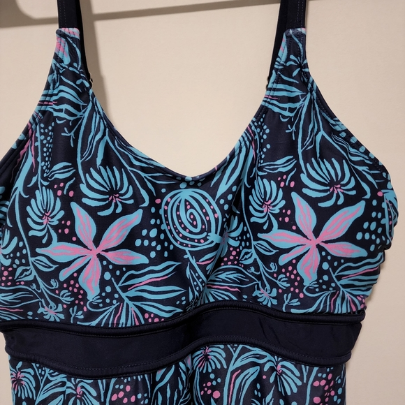 Womens Plus Size 2XL Swim Top, Multi Colored Design - Picture 2 of 9